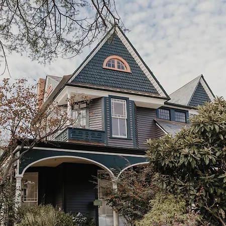 Dreamers Bnb-2