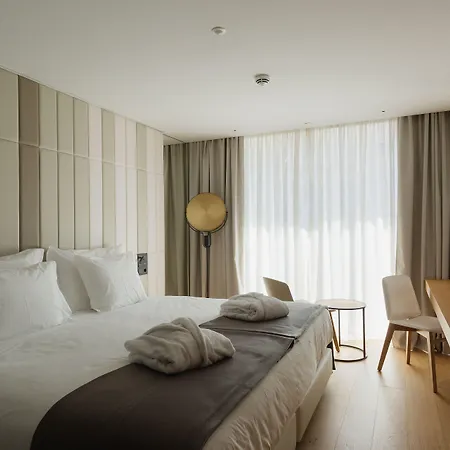 Lumen Hotel & The Lisbon Light Show-3