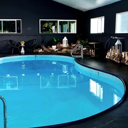 Sierra Blue Hotel & Swim Club-2