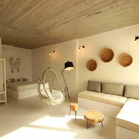 Mesanto Luxury Suites-2