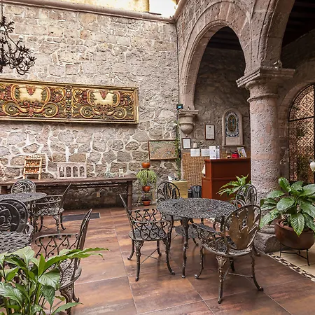 Hotel Cantera Rosa-3