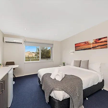 Carlton Suites-3