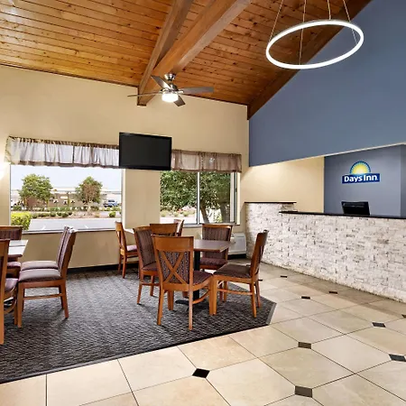 Days Inn By Wyndham Oak Ridge Knoxville-3