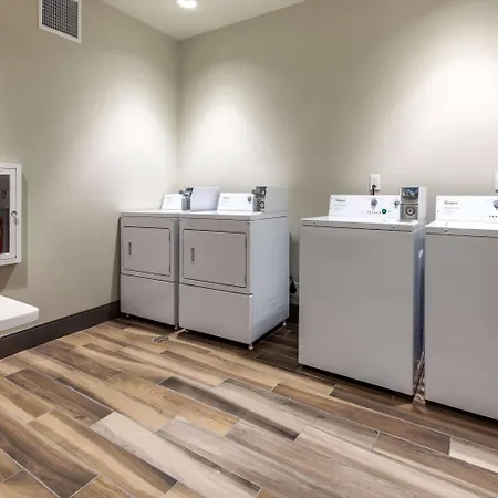 Howard Johnson Hotel - Middletown-3
