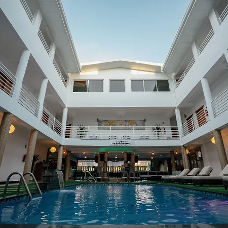 Runway Hotel-3