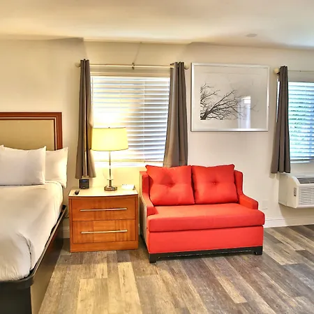 Travelodge By Wyndham Crescent City-3