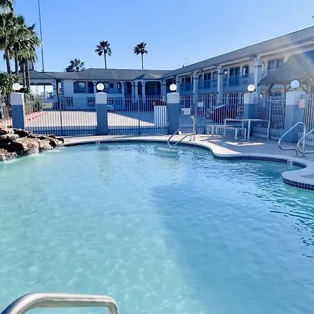Sunrise Inn & Suites-3