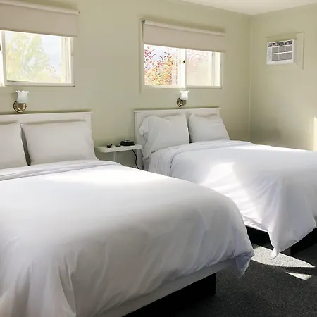 The River Hills Motel - Algoma, Wi - Near Door County-3