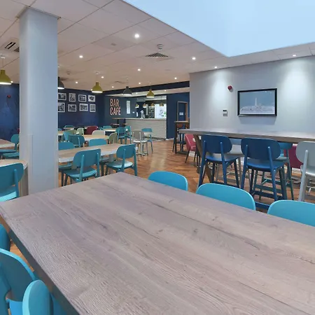 Travelodge Ealing-2