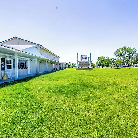 Country Hearth Inn & Suites By Oyo Sturgis-3