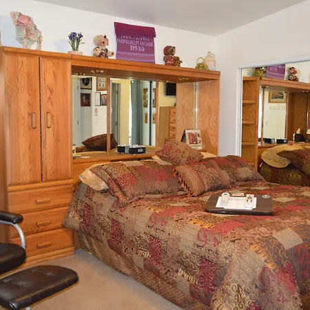 The Bear'S Den B&B-3