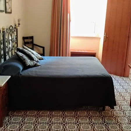 Nicolas Inn-3