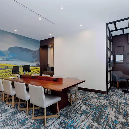 Hyatt Place Kelowna-3