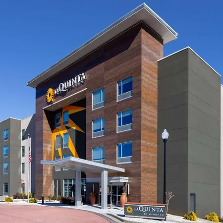 La Quinta Inn & Suites By Wyndham Locust Grove-2