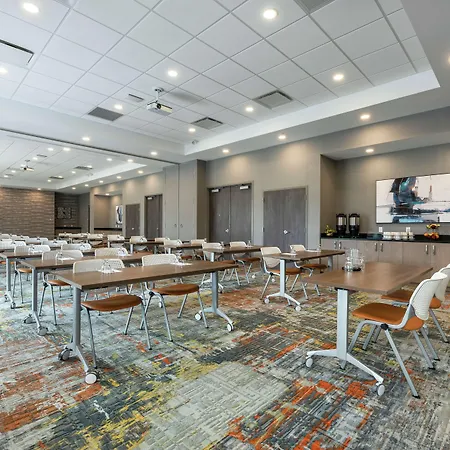 Hampton Inn & Suites Charlottetown-3