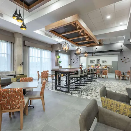Hampton Inn & Suites Charlottetown-2