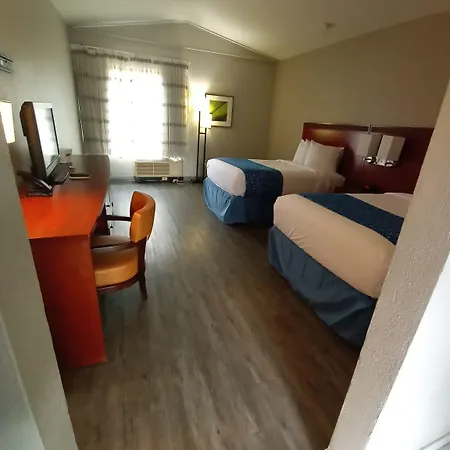 Travelodge By Wyndham Petersburg-3