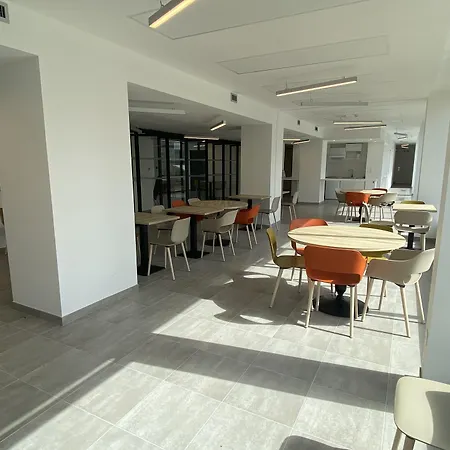 Moov'Appart Hotel Clichy-3