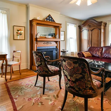 Love Lane Bed & Breakfast-3