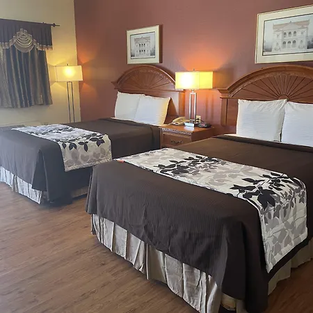 Relax Inn Dilley-3