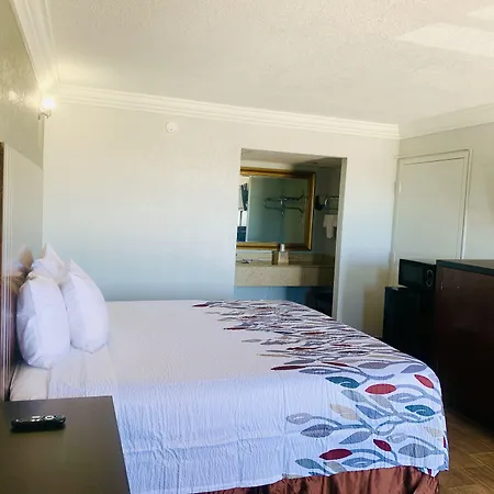 Budget Inn And Suites-3