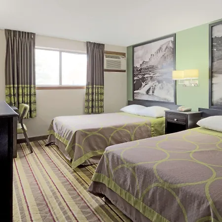 Super 8 By Wyndham Green River-2