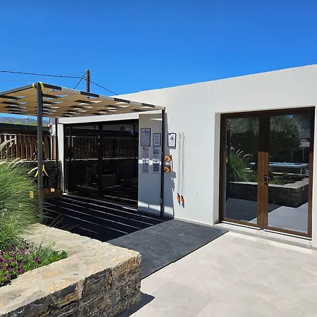 Petousis Hotel & Suites-3