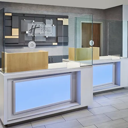 Holiday Inn Express & Suites Windsor East - Lakeshore By Ihg-3