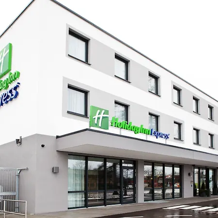 Holiday Inn Express Munich - Olympiapark By Ihg-3