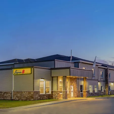 Super 8 By Wyndham Moosonee-3