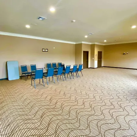 Comfort Inn & Suites Harrah-3