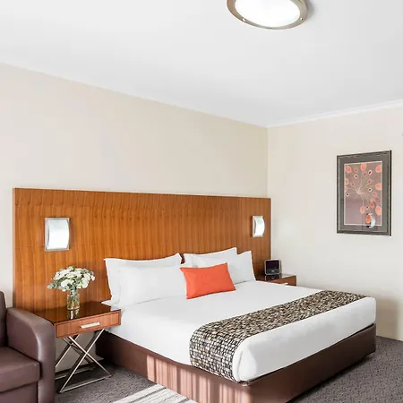 Breakfree Queanbeyan-2