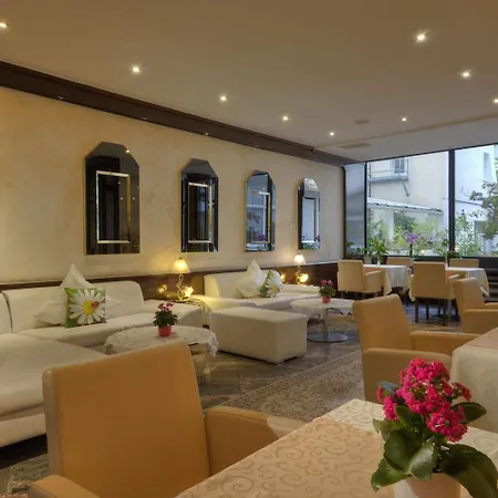 Hotel Condor-3
