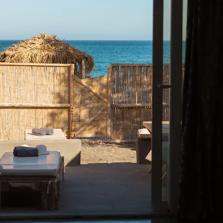Demilmar Luxury Suites-2