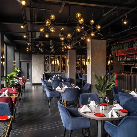 Radisson Red London Gatwick Airport-2