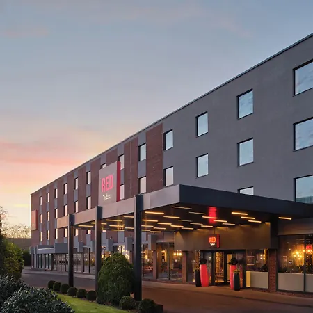 Radisson Red London Gatwick Airport-3