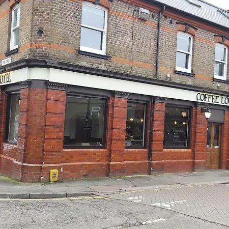 Eagle Hotel Luton Airport-2