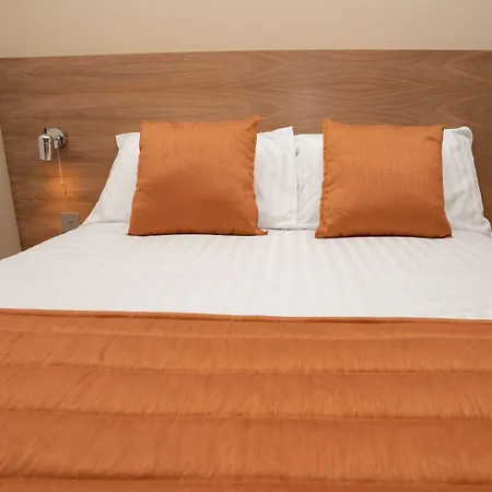 Eagle Hotel Luton Airport-3