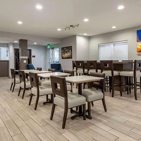 Comfort Inn & Suites Liverpool - Syracuse-3