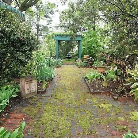 Double Oaks Bed & Breakfast-3