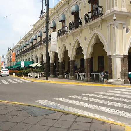 Hotel Concierge Plaza Colima-3