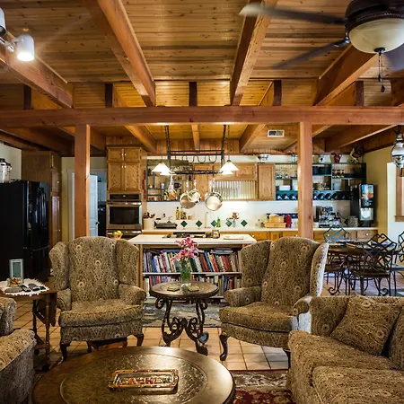 Mountain Harbour B&B-3