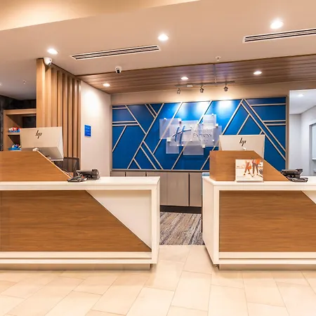 Holiday Inn Express & Suites Charlottesville By Ihg-2