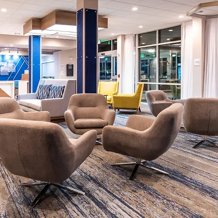 Holiday Inn Express & Suites Charlottesville By Ihg-3