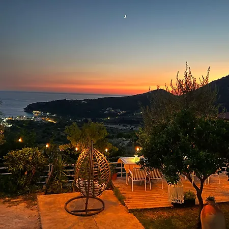 Aphrodite'S Garden-3