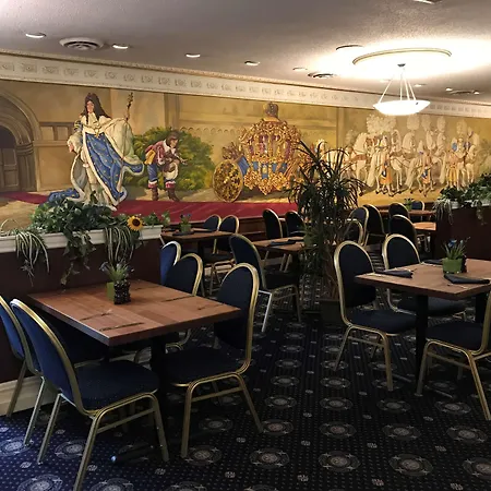 Chateau Louis Hotel & Conference Centre-2