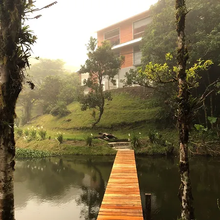 Burbi Lake Lodge Monteverde-2