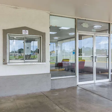 Motel 6 Groves, Tx-3