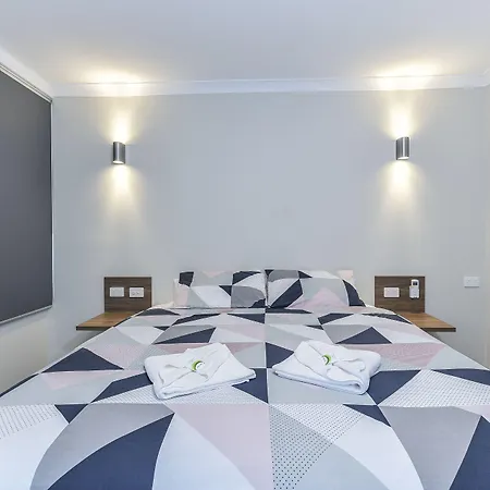 Platinum Motel-2