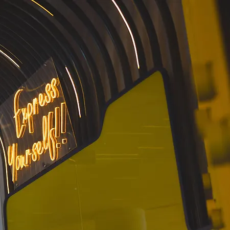 Yello Hotel Kuta Beachwalk Bali-2